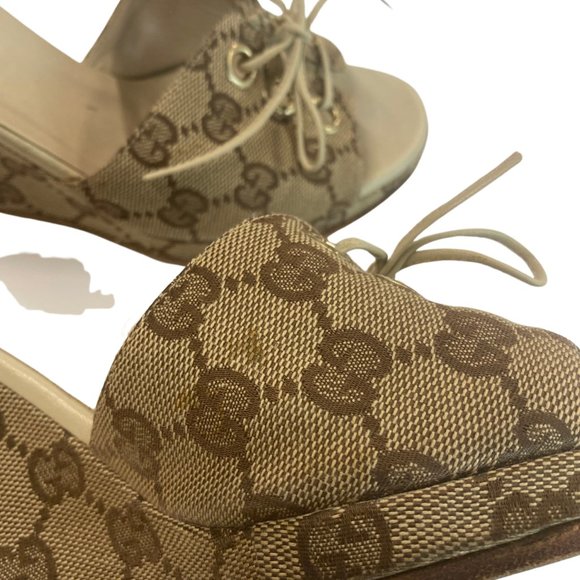VTG Gucci Monogram Wedges - Picture 2 of 3